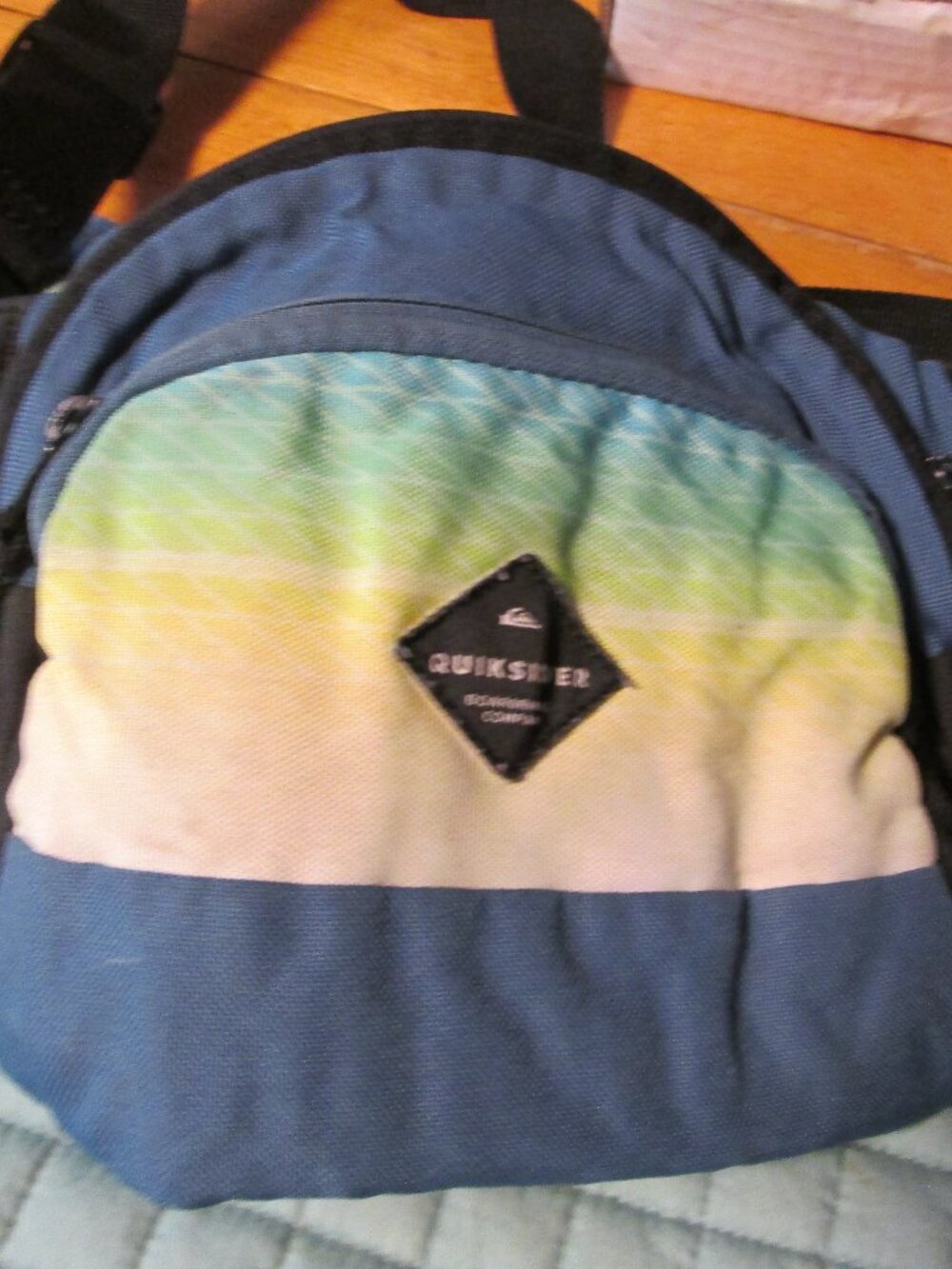 QUICKSILVER VTG FANNY PACK SKATER BOARDER BLUE RAINBOW FRONT